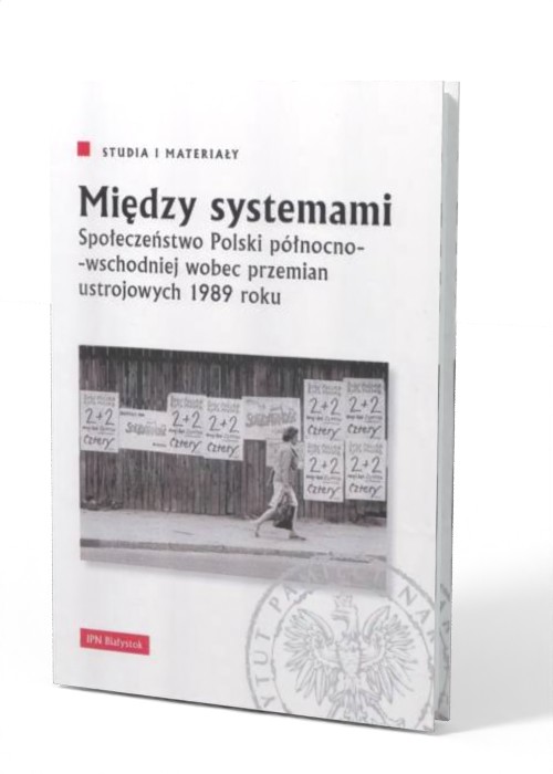 Między systemami. Społeczeństwo - okładka książki